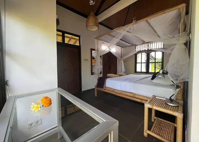 Ferienhaus Ariwigangga Banana Garden