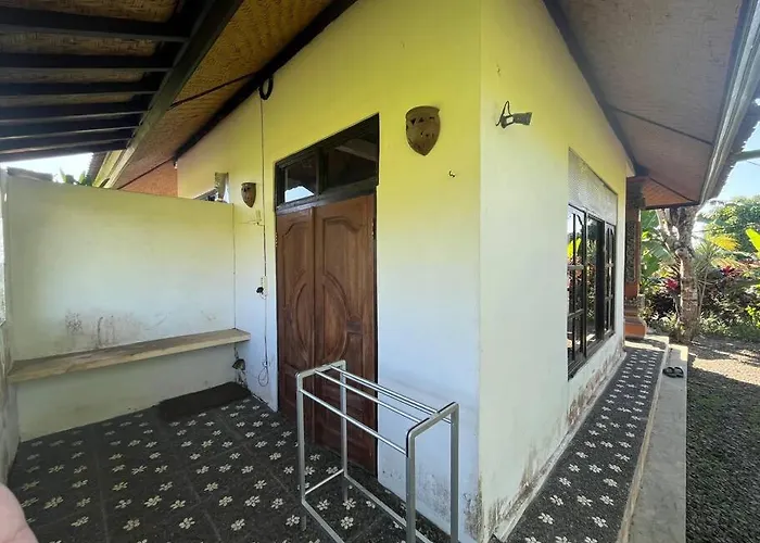 Ferienhaus Ariwigangga Banana Garden Krambitan